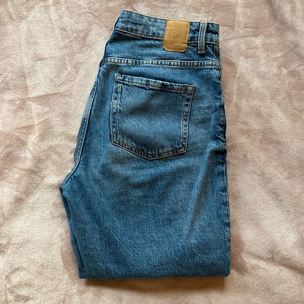 Zara Highwaisted Mom Jeans
